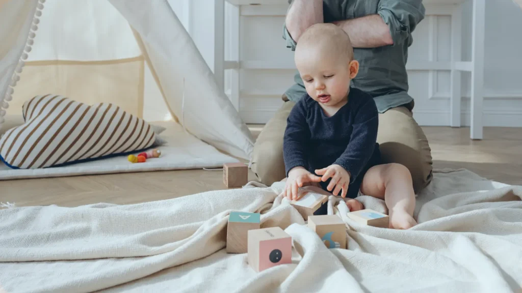 1 aylık bebek kakasını yapamıyor annesi bekliyor